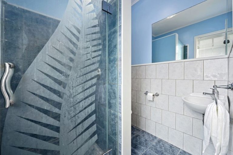 Photo of property in 42 York Street, Moera, Lower Hutt, 5010