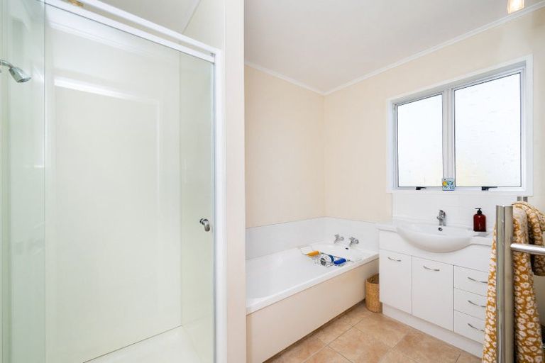 Photo of property in 10 Tauroa Road, Havelock North, 4130