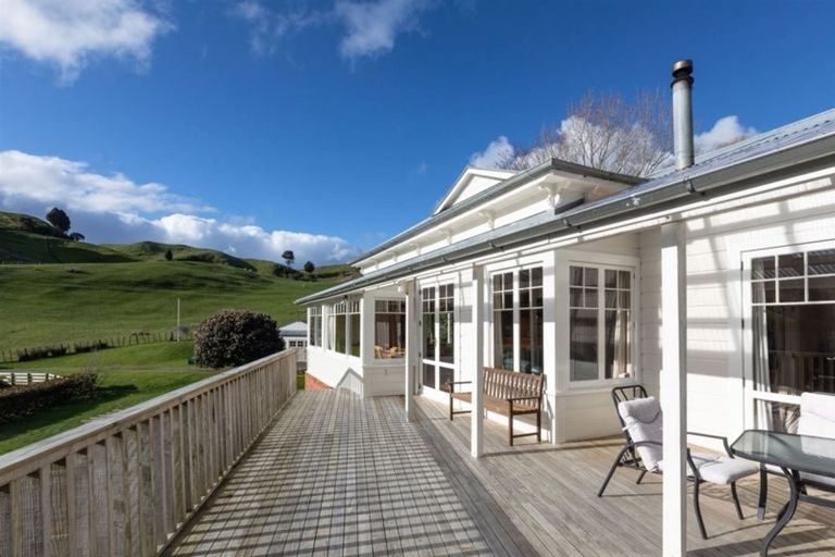 Photo of property in 102 Mount Curl Road, Hunterville, 4784