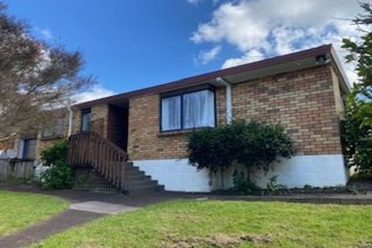 Photo of property in 1 Spears Place, Botany Downs, Auckland, 2010