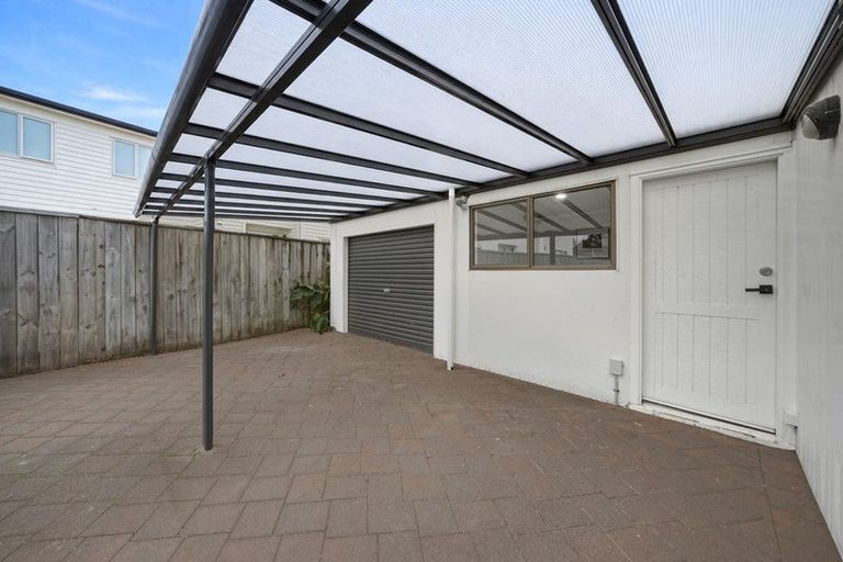 Photo of property in 2/327 Bucklands Beach Road, Bucklands Beach, Auckland, 2012
