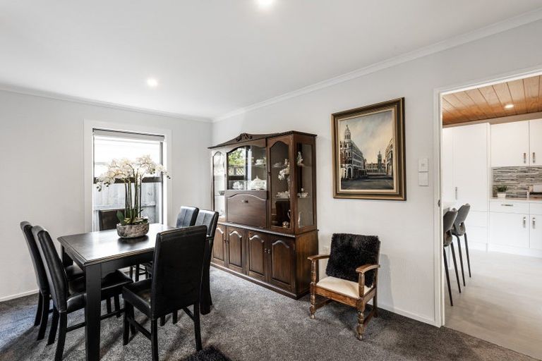 Photo of property in 215 Bay View Road, Saint Clair, Dunedin, 9012