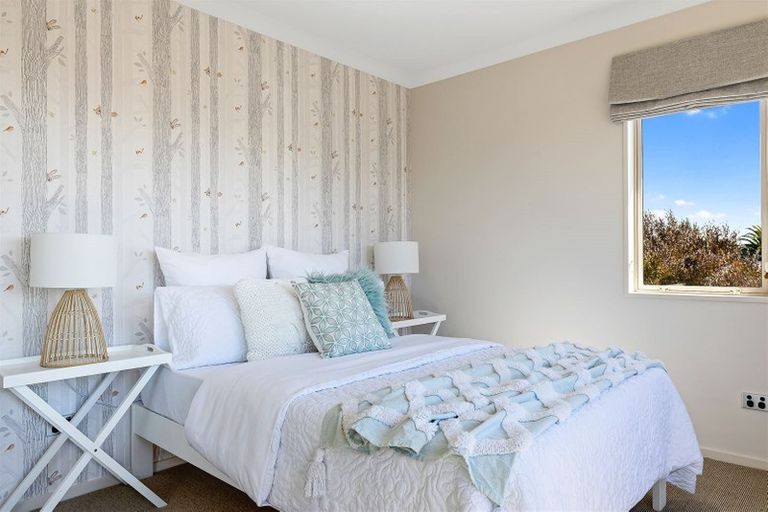 Photo of property in 4 Sovereign Gardens, Halswell, Christchurch, 8025