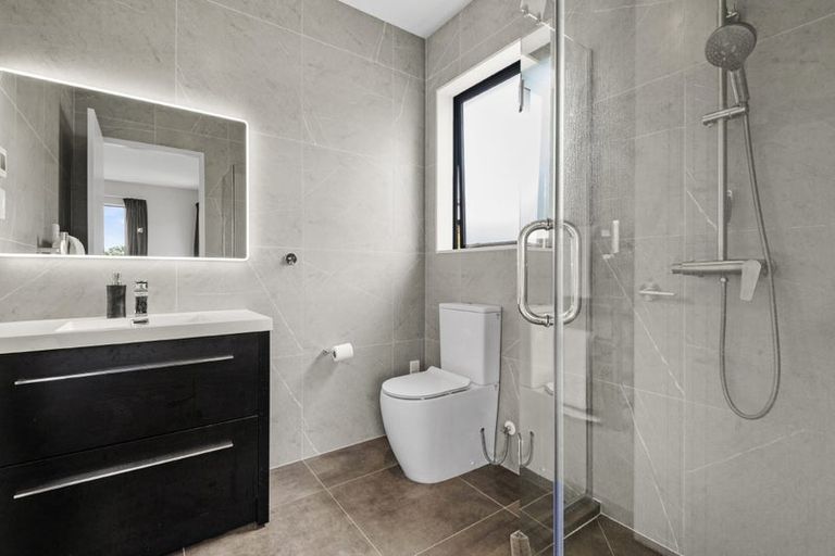 Photo of property in 11 Kahu Close, Orewa, 0931