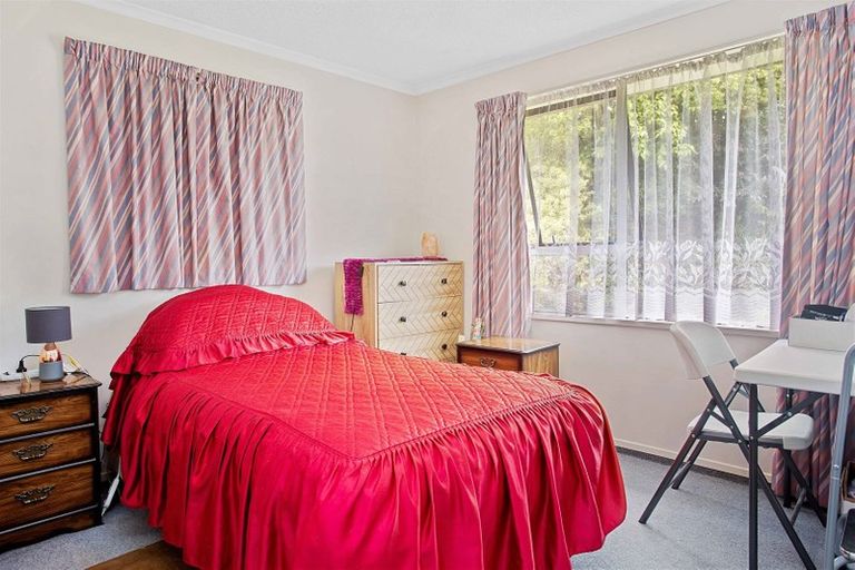 Photo of property in 7 Main North Road, Woodend, 7610