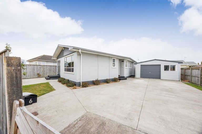 Photo of property in 6 Esk Street, Roslyn, Palmerston North, 4414
