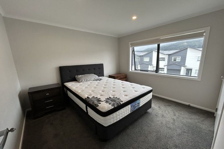 Photo of property in 12 Bluff Road, Kenepuru, Porirua, 5022