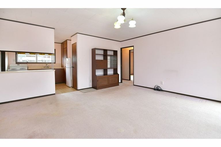 Photo of property in 2/54 Doment Crescent, Orewa, 0931