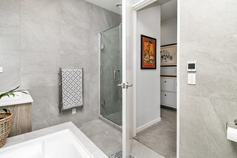 Photo of property in 18 Porowha Road, Westgate, Auckland, 0814