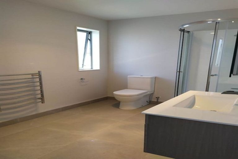 Photo of property in 31/11 Ray Small Drive, Papakura, 2110