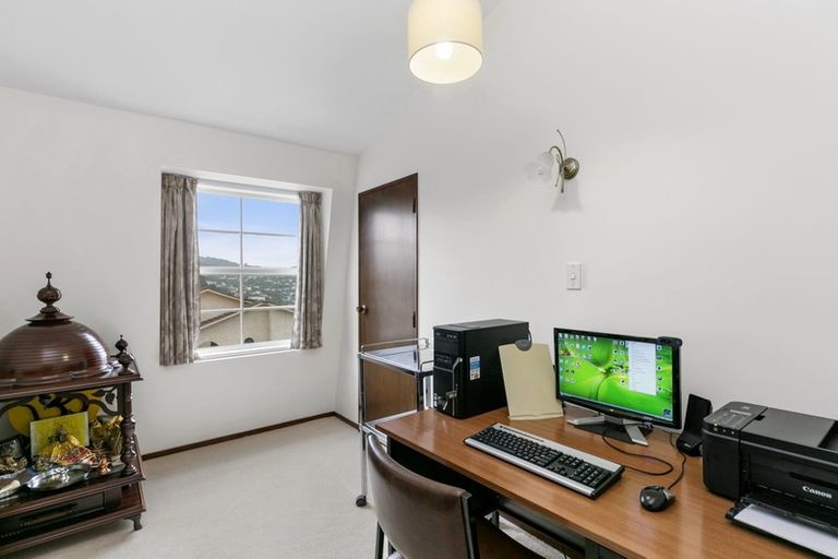 Photo of property in 7 Epping Grove, Karori, Wellington, 6012