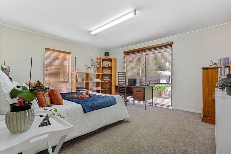 Photo of property in 30 Simon Owen Place, Golflands, Auckland, 2013