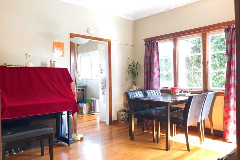 Photo of property in 227 Titirangi Road, Titirangi, Auckland, 0604
