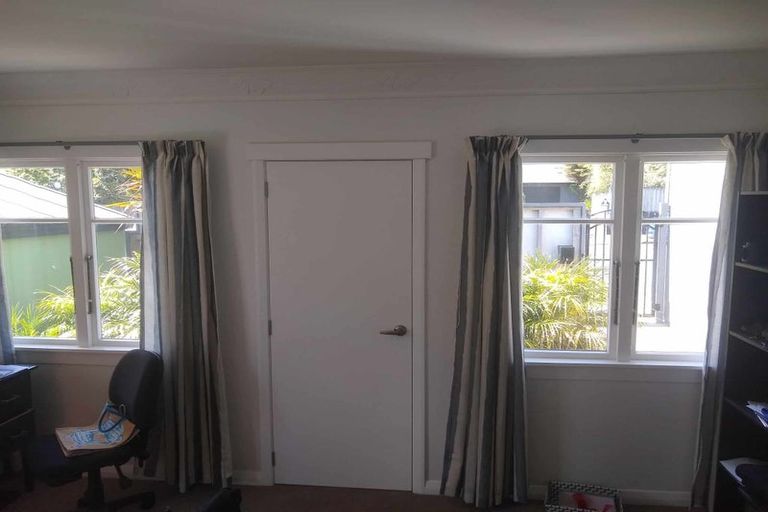 Photo of property in 206 Powderham Street, New Plymouth, 4310