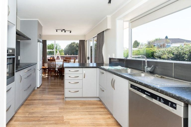 Photo of property in 190 Sandwich Road, St Andrews, Hamilton, 3200