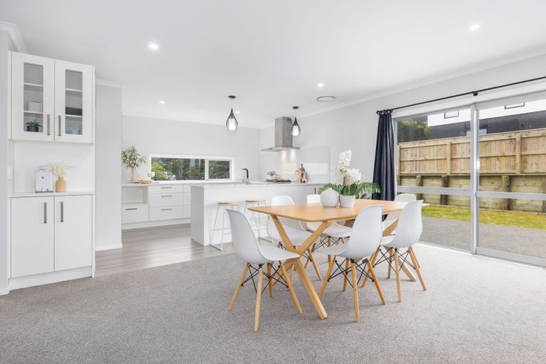 Photo of property in 60 Hokioi Drive, Kenepuru, Porirua, 5022