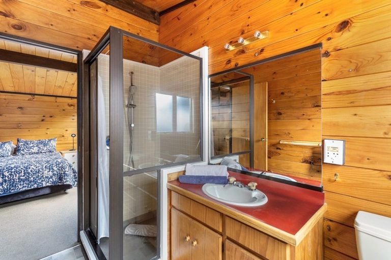 Photo of property in 28 Ewing Grove, Acacia Bay, Taupo, 3330