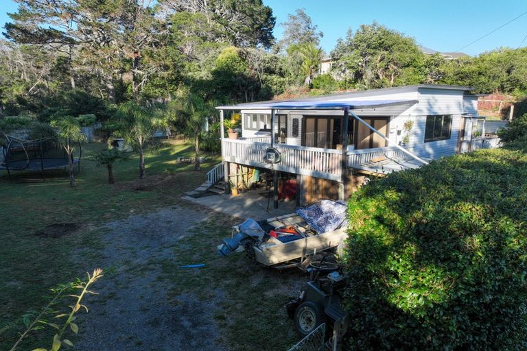 Photo of property in 106 Komiti Road, Tinopai, Matakohe, 0593