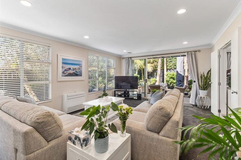 Photo of property in 17 Eaglemont Drive, East Tamaki Heights, Auckland, 2016