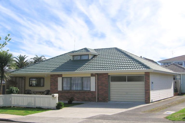 Photo of property in 21a Crescent Road, Otumoetai, Tauranga, 3110