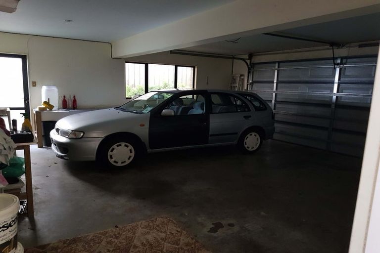 Photo of property in 19 Landsdowne Terrace, Karori, Wellington, 6012