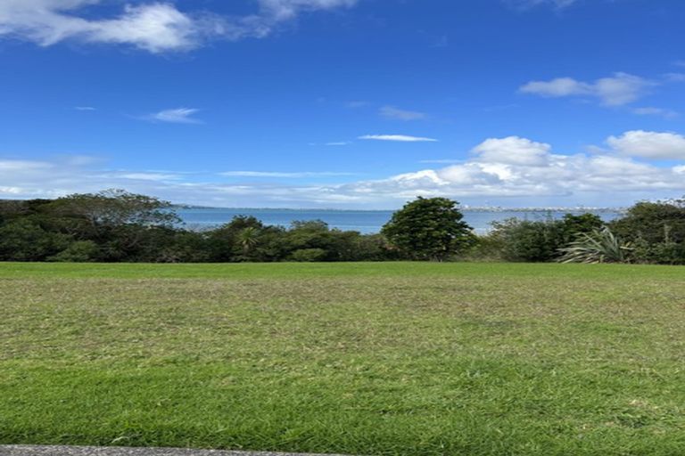 Photo of property in 3 Onemana Way, Te Atatu Peninsula, Auckland, 0610