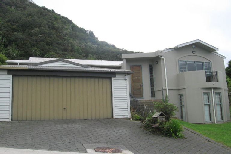 Photo of property in 111 Kanpur Road, Broadmeadows, Wellington, 6035