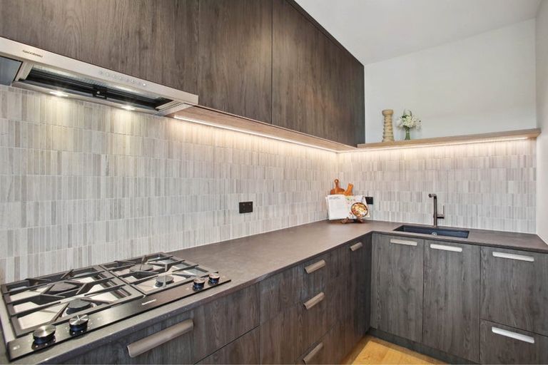 Photo of property in 28a Oliver Twist Avenue, Mellons Bay, Auckland, 2014