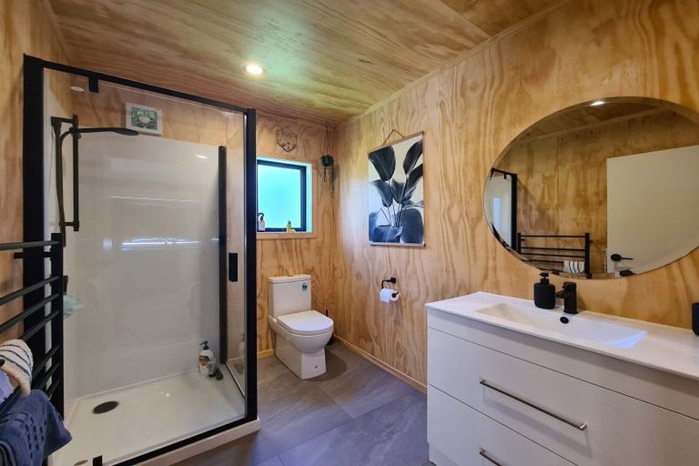 Photo of property in 46 James Street, Coromandel, 3506