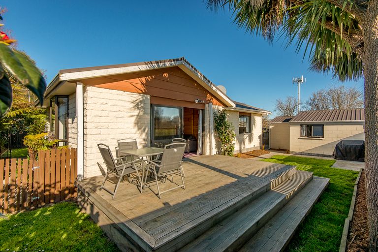 Photo of property in 811a Main North Road, Belfast, Christchurch, 8051