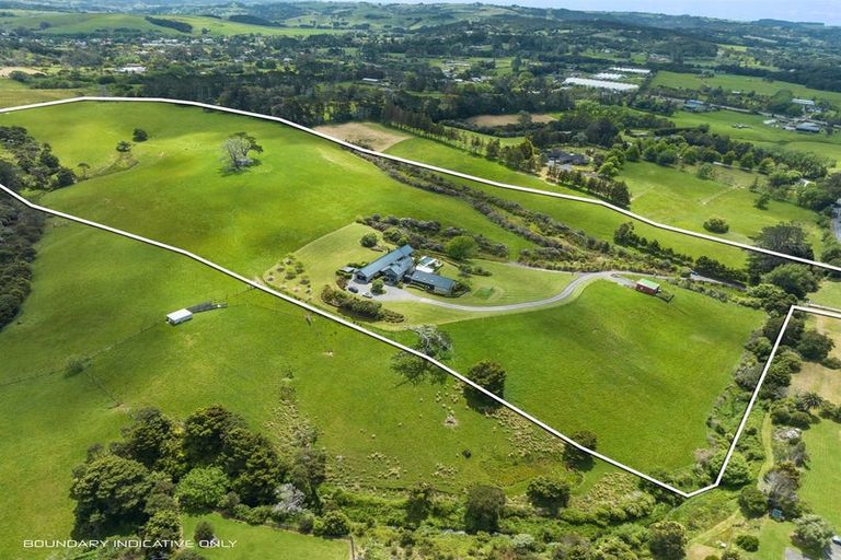 Photo of property in 62 Foster Road, Kumeu, 0891