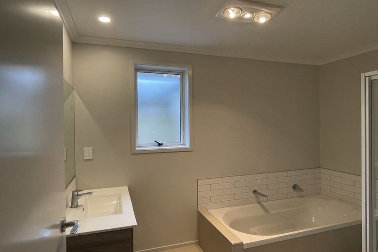 Photo of property in 61 Hills View Drive, Papamoa, 3118