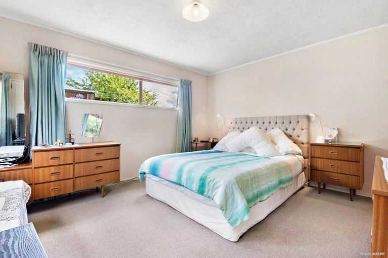 Photo of property in 1/94 John Downs Drive, Browns Bay, Auckland, 0630
