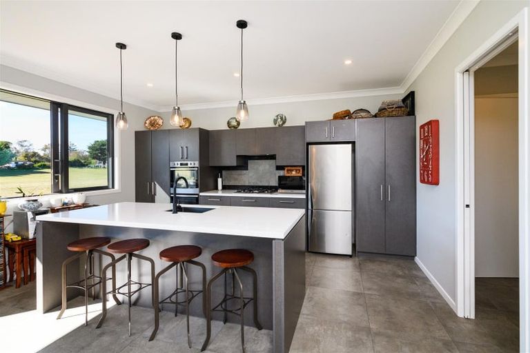 Photo of property in 10 Hanalin Drive, Marton, 4710