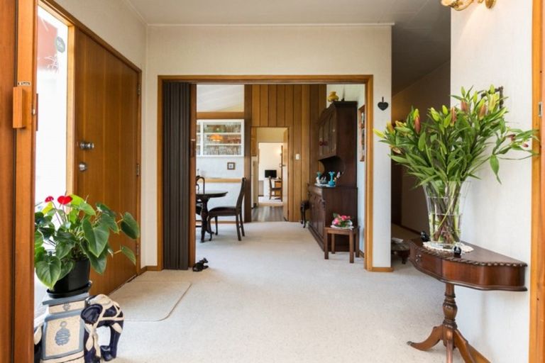 Photo of property in 14 Gillean Street, Havelock North, 4130