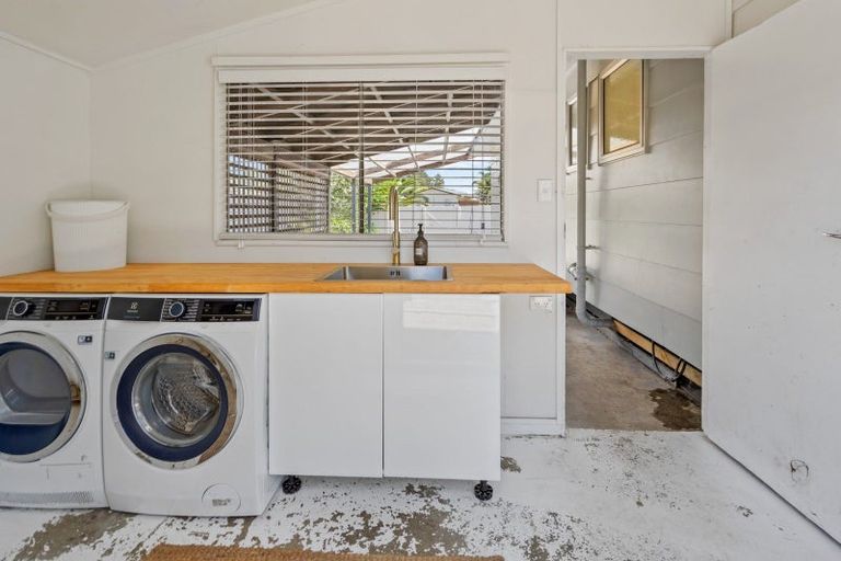 Photo of property in 16 Moki Place, Ruakaka, 0116