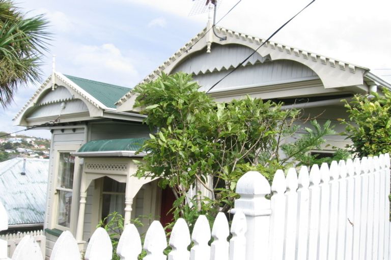 Photo of property in 7 Cam Street, Island Bay, Wellington, 6023