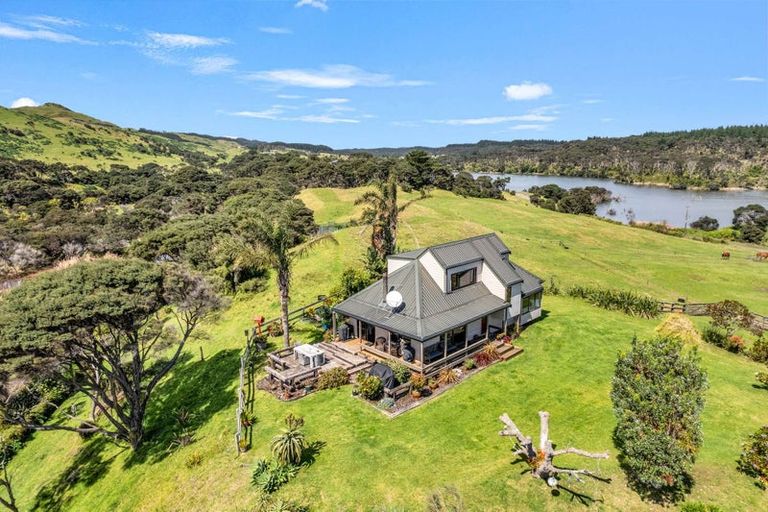 Photo of property in 487 Wilson Road, South Head, Helensville, 0874