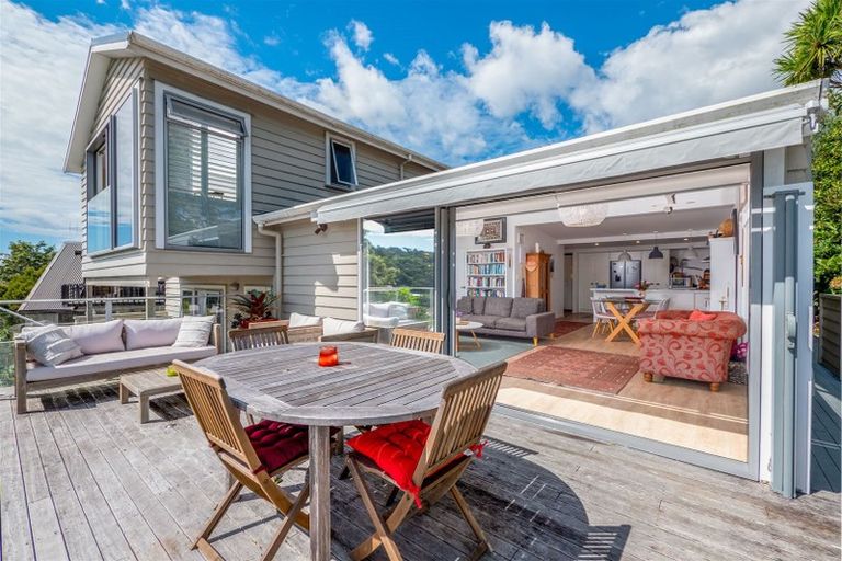 Photo of property in 3 Oneroa Road, Russell, 0202