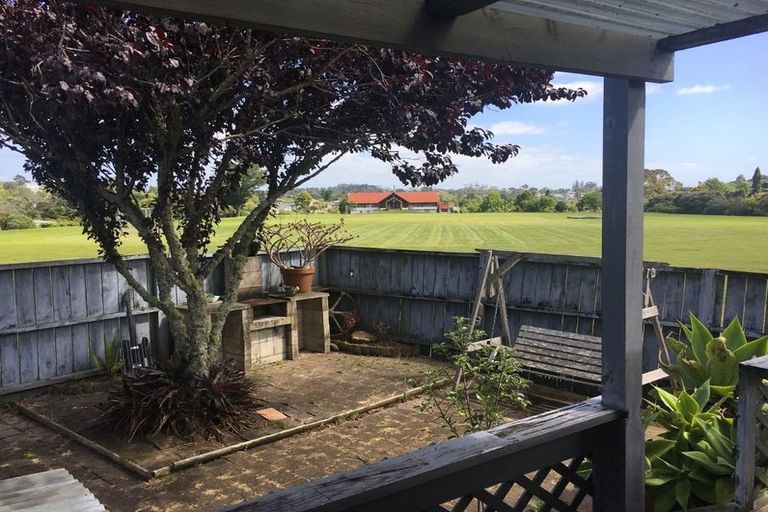 Photo of property in 36 Meadowvale Rise, Titirangi, Auckland, 0604