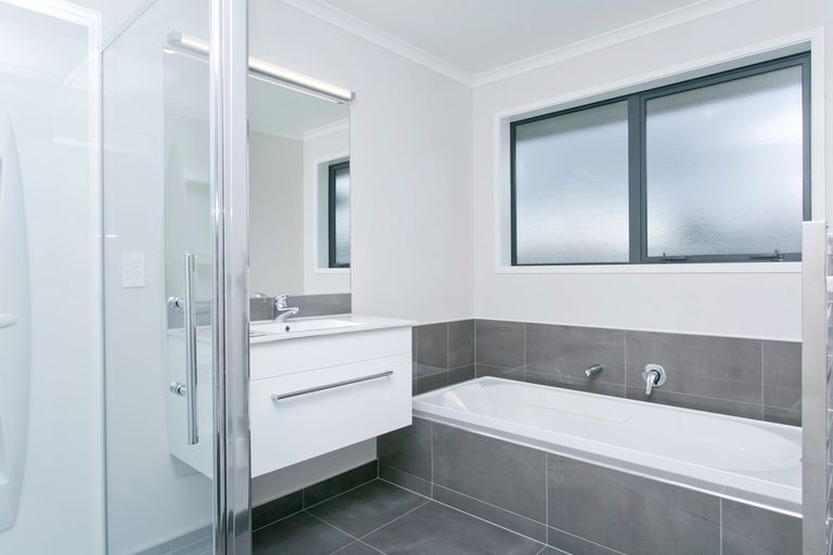 Photo of property in 28 Pukeko Way, Kinloch, Taupo, 3377