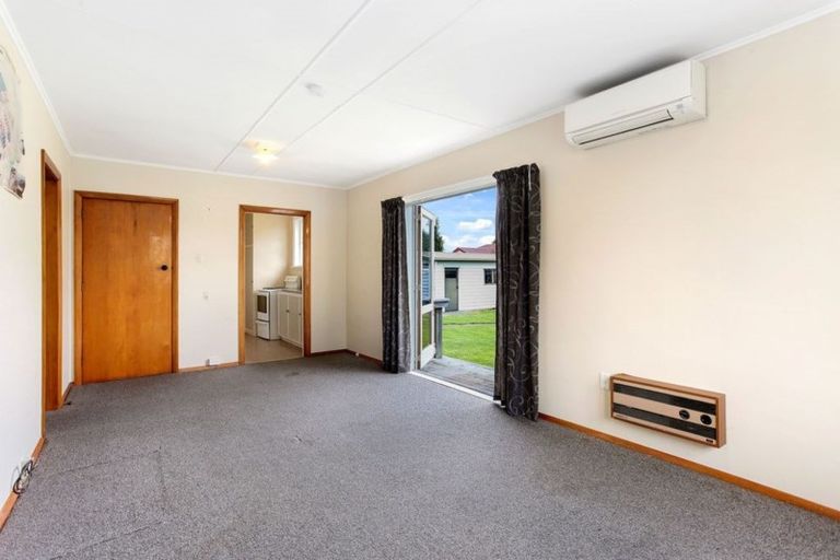 Photo of property in 19 Gregory Avenue, Islington, Christchurch, 8042