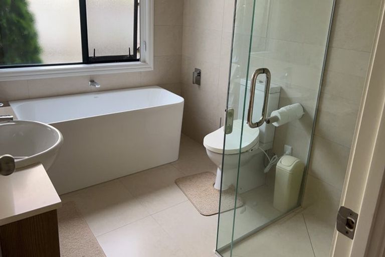 Photo of property in 5 Fairfield Lane, East Tamaki Heights, Auckland, 2016