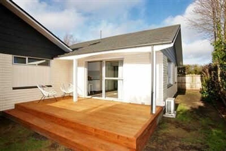 Photo of property in 2/9 Somme Street, St Albans, Christchurch, 8014