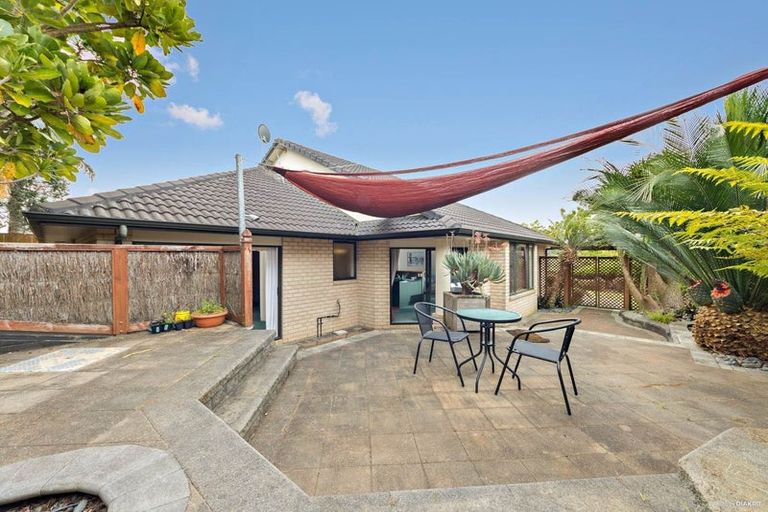 Photo of property in 63 Mt Lebanon Crescent, The Gardens, Auckland, 2105