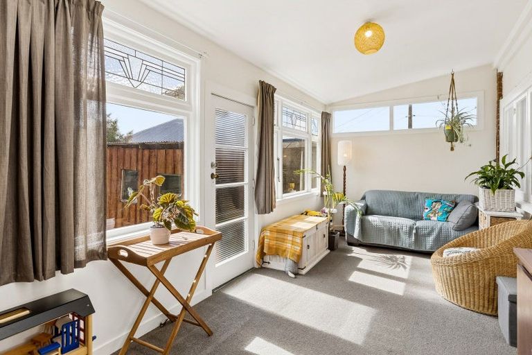 Photo of property in 58 Hargest Crescent, Saint Kilda, Dunedin, 9012