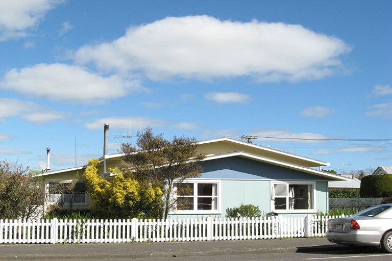 Photo of property in 11 Follett Street, Marton, 4710