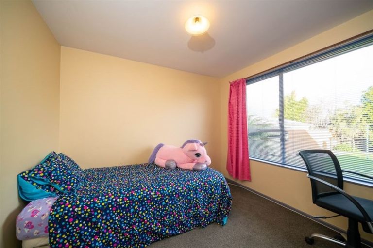 Photo of property in 58 Denise Crescent, Hornby, Christchurch, 8042