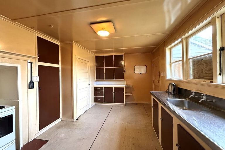 Photo of property in 94 Clyde Street, Balclutha, 9230