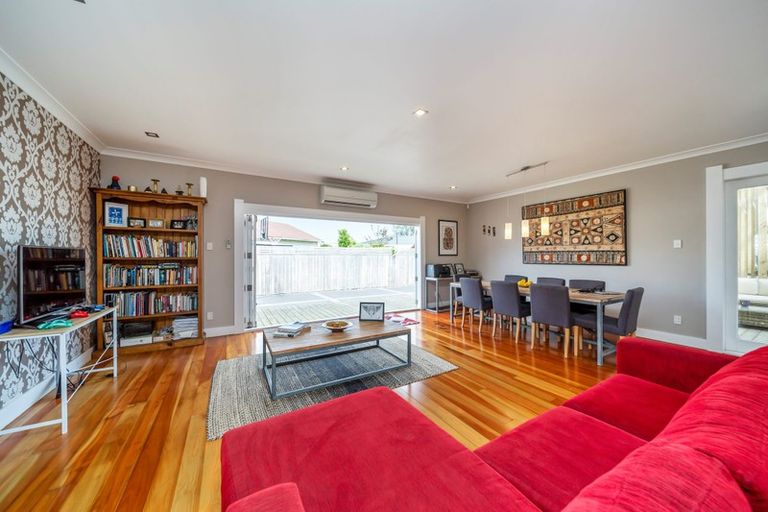 Photo of property in 19 Burns Street, Hawera, 4610